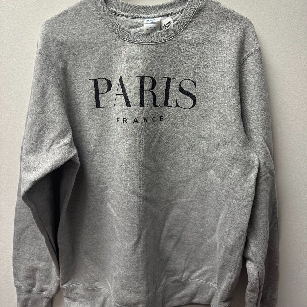 Paris, France Crewneck!